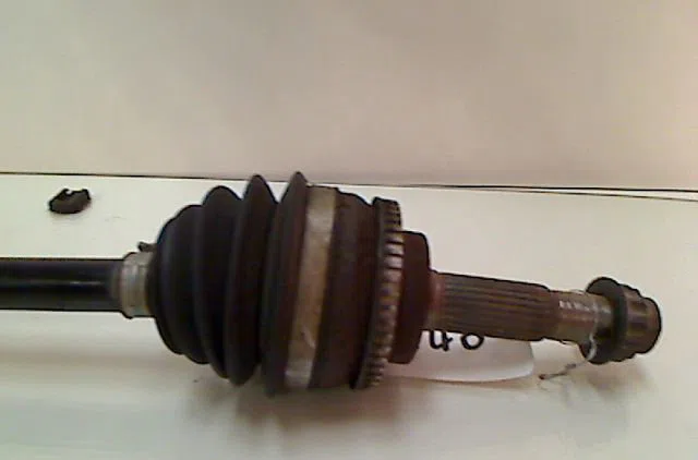 Transmission avant gauche TOYOTA YARIS 2005 occasion