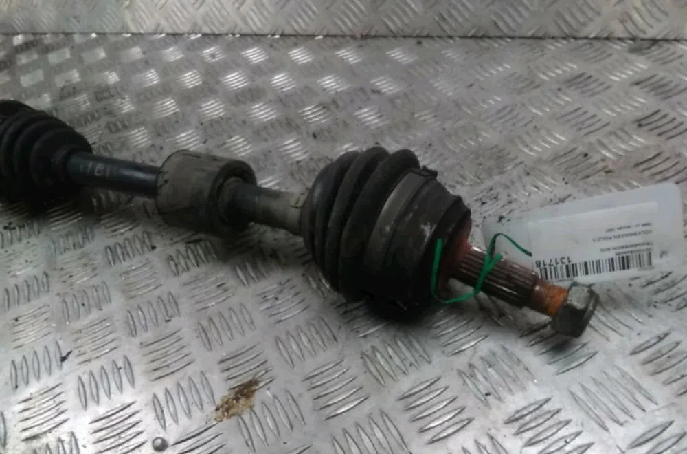 Transmission avant gauche Volkswagen FLIGHT III CLASSIC (6V2) 64 1.9 sdi (1995-1999) occasion