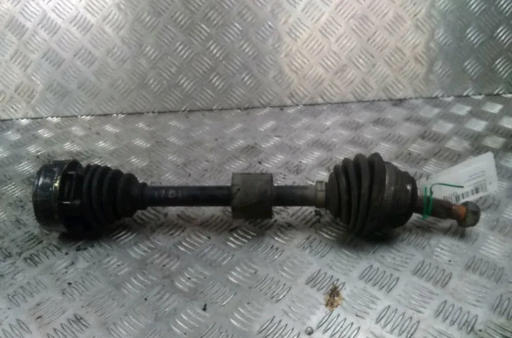 Transmission avant gauche Volkswagen FLIGHT III CLASSIC (6V2) 64 1.9 sdi (1995-1999) occasion