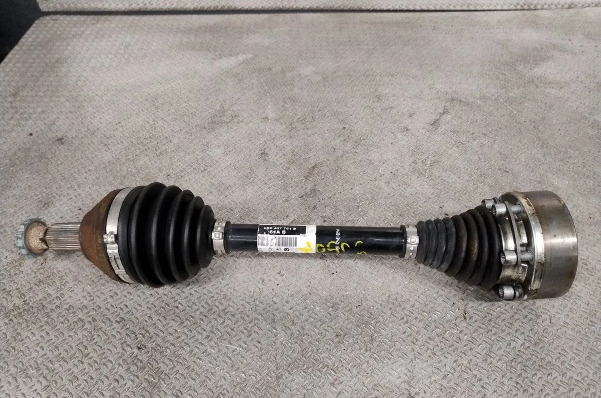 Transmission avant gauche VOLKSWAGEN POLO 5 POLO 5 PHASE 1 occasion