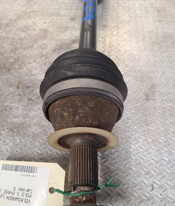 Transmission avant gauche VOLKSWAGEN POLO 5  POLO 5 PHASE 1 occasion