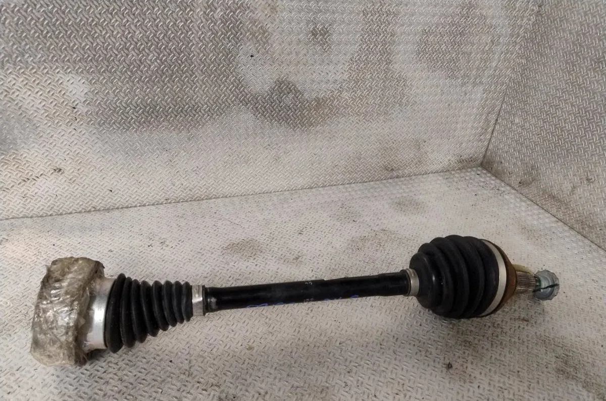 Transmission avant gauche VOLKSWAGEN POLO 5  POLO 5 PHASE 2 occasion