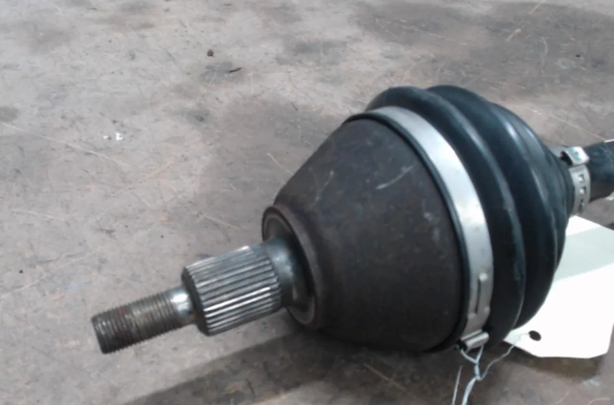 Transmission avant gauche Volkswagen POLO V (6R1, 6C1) 1.6 tdi (2009) 5 portes occasion