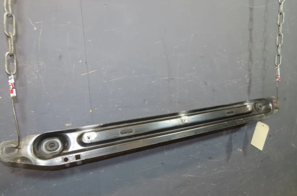 Traverse inférieure armature avant Citroën C4 II (NC_) 1.6 hdi 110 (2009) 5 portes occasion