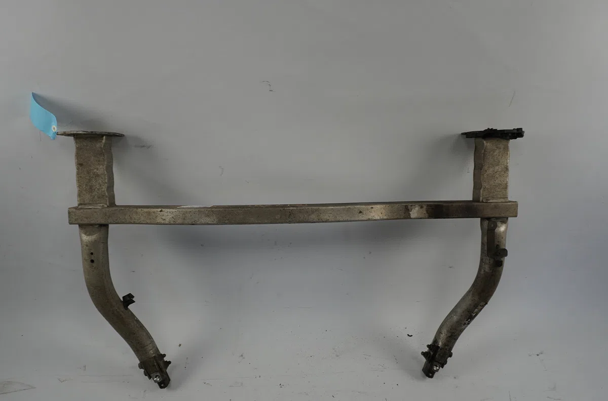 Traverse inférieure armature avant Citroen C5 III Break (RW_) 1.6 thp 155 (2009) occasion