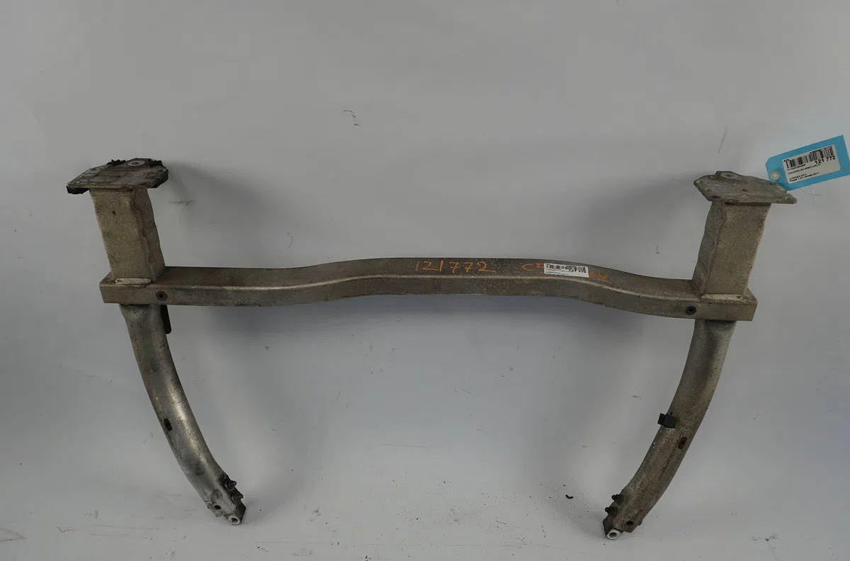 Traverse inférieure armature avant Citroen C5 III Break (RW_) 1.6 thp 155 (2009) occasion