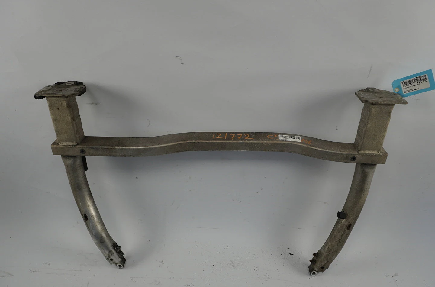 Traverse inférieure armature avant Citroen C5 III Break (RW_) 1.6 thp 155 (2009) occasion