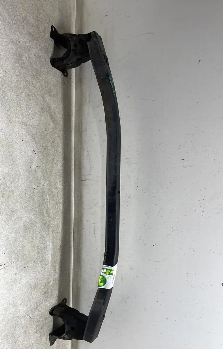 Traverse inférieure armature avant Mazda 6 Hatchback (GH) 2.5 mzr (gh5fs) (2007-2013) occasion