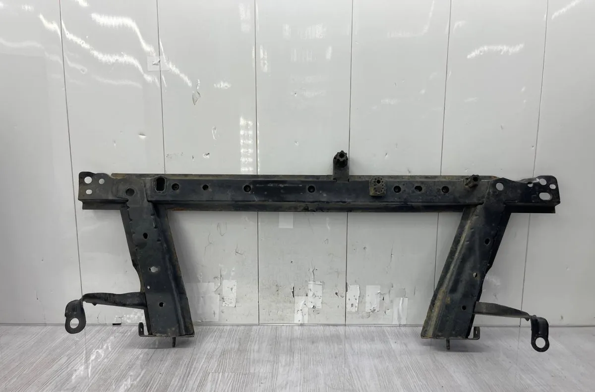 Traverse inférieure armature avant RENAULT CLIO 3 PHASE 2 occasion