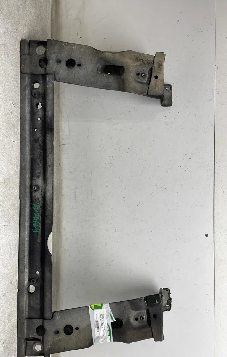 Traverse inférieure armature avant Renault GRAND SCÉNIC II (JM0-1_) 1.5 dci (jm1e) (2005-2009) 5 portes occasion