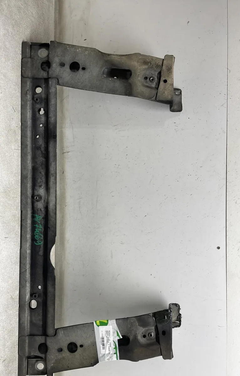 Traverse inférieure armature avant Renault GRAND SCÉNIC II (JM0-1_) 1.5 dci (jm1e) (2005-2009) 5 portes occasion