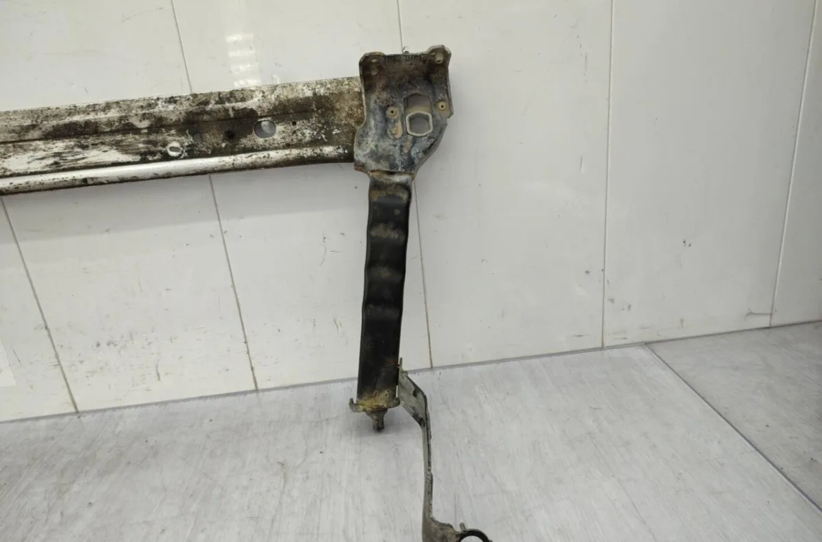 Traverse inférieure armature avant RENAULT MEGANE 3 PHASE 2 BREAK occasion