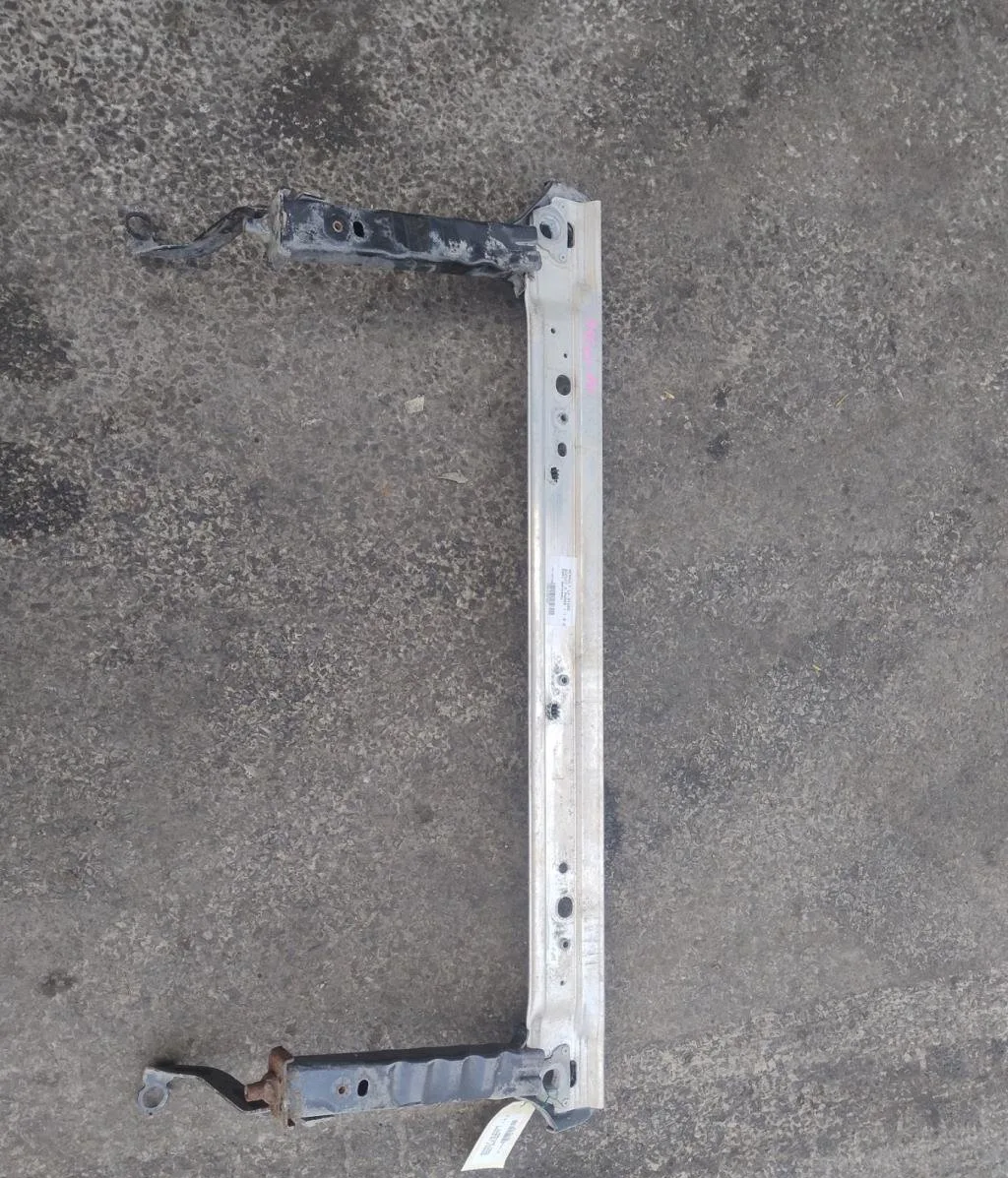 Traverse inférieure armature avant RENAULT SCENIC 3  SCENIC 3 PHASE 1 occasion