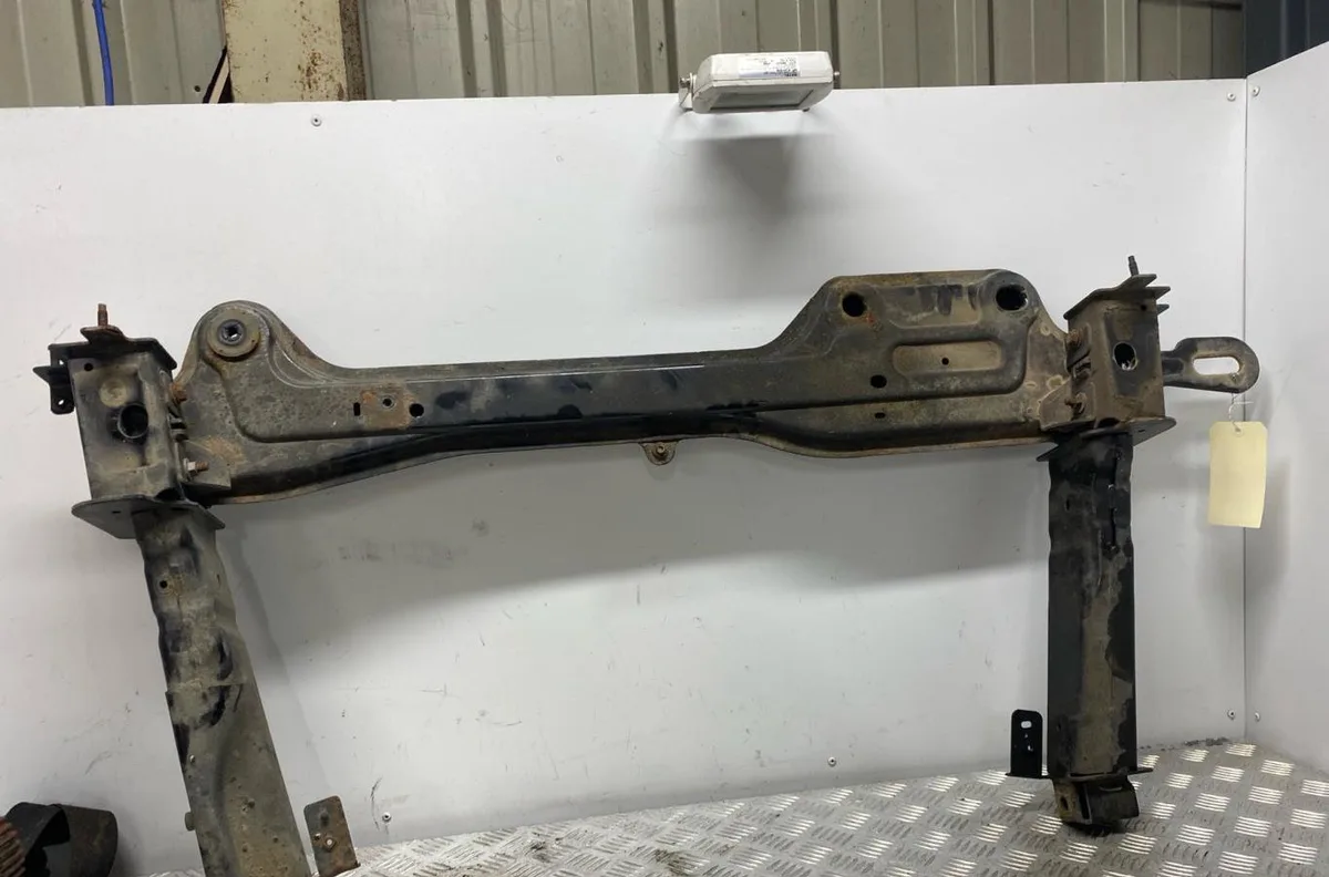 Traverse inférieure armature avant RENAULT SCENIC 4 occasion