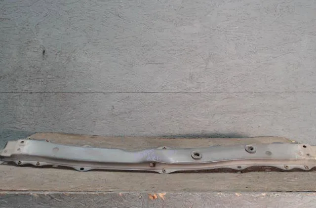 Traverse inférieure armature avant Toyota AYGO (_B1_) 1.0 (kgb10_) (2005-2014) 5 portes occasion