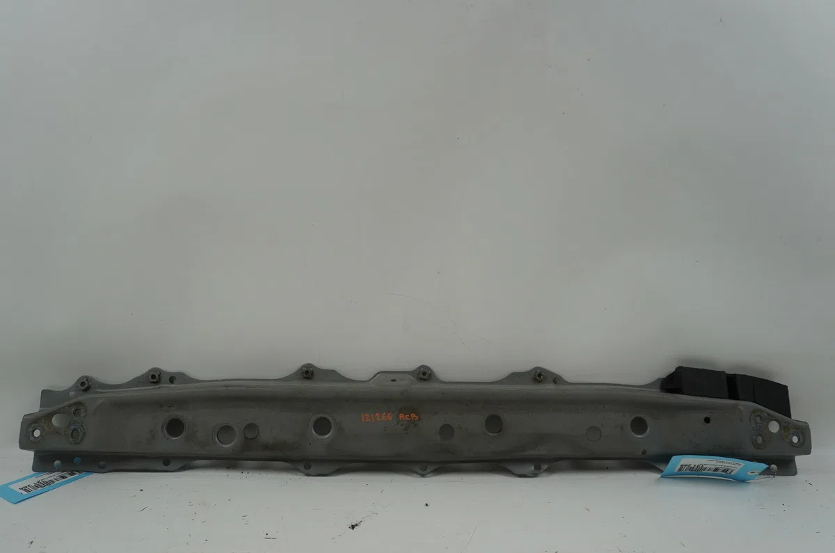 Traverse inférieure armature avant Toyota YARIS (_P9_) 1.4 d-4d (nlp90_) (2005-2012) occasion