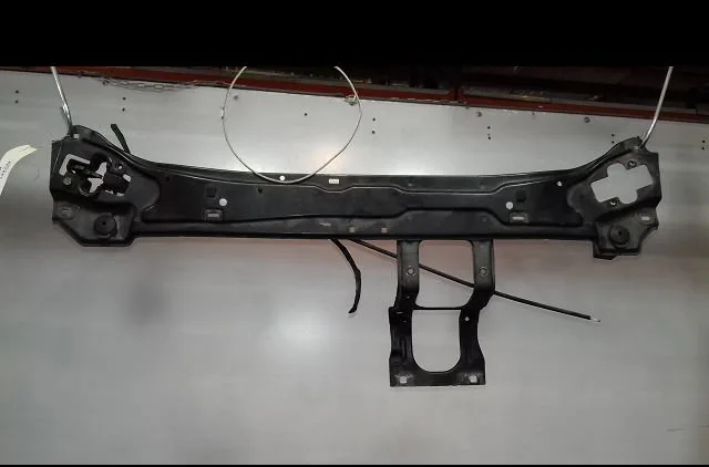 Traverse supérieure armature avant Mercedes-benz CLASSE C (W203) C 220 cdi (203.006) (2000-2007) 4 portes occasion