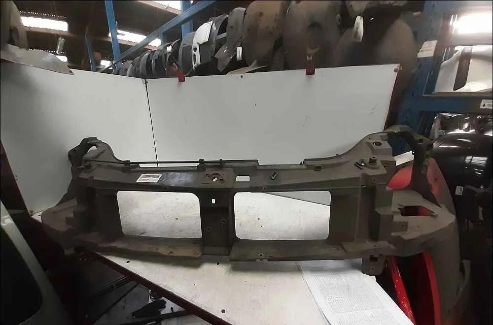 Traverse supérieure armature avant OPEL MOVANO I occasion