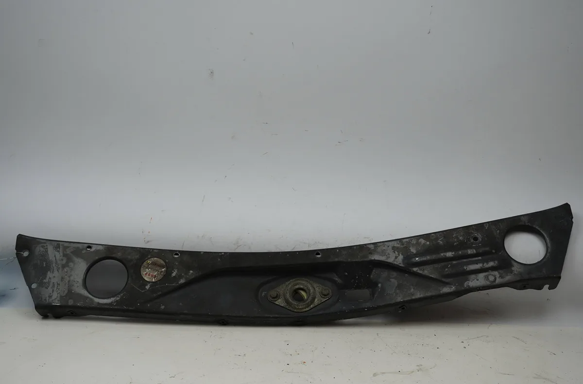 Traverse supérieure armature avant Peugeot 205 II (20A-C) 1.7 diesel (1987-1998) occasion