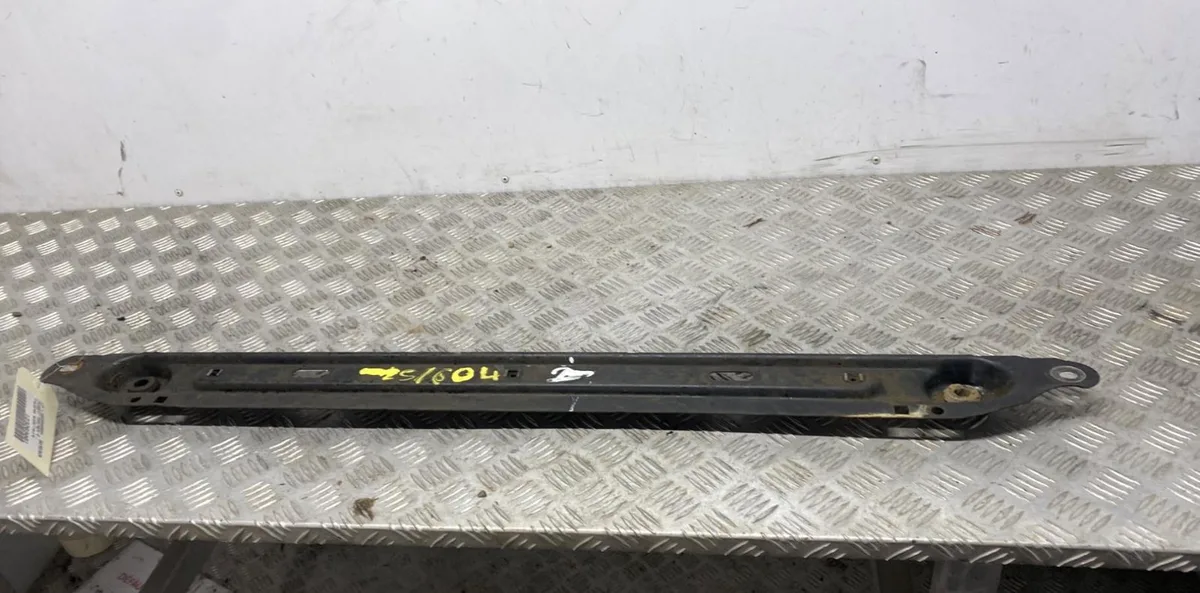 Traverse supérieure armature avant PEUGEOT PARTNER 2 PHASE 1 occasion