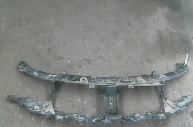 Traverse supérieure armature avant Renault LAGUNA III Grandtour (KT0-1) 2.0 dci (kt01, kt08, kt09, kt0k, kt12, kt1d, kt1