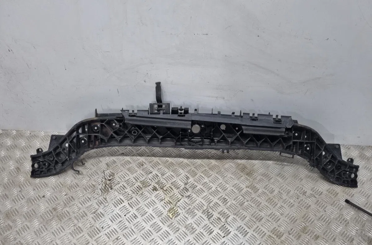 Traverse supérieure armature avant RENAULT MEGANE 2 PHASE 1 CABRIOLET occasion