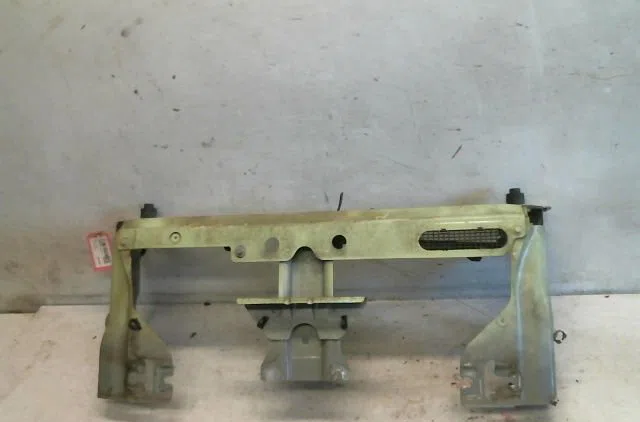 Traverse supérieure armature avant Renault TWINGO II (CN0_) 1.2 16v (cn0k, cn0v) (2007) 3 portes occasion