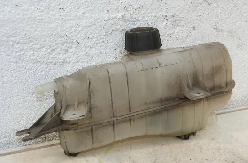 Vase expansion NISSAN NOTE 1 PHASE 1 occasion