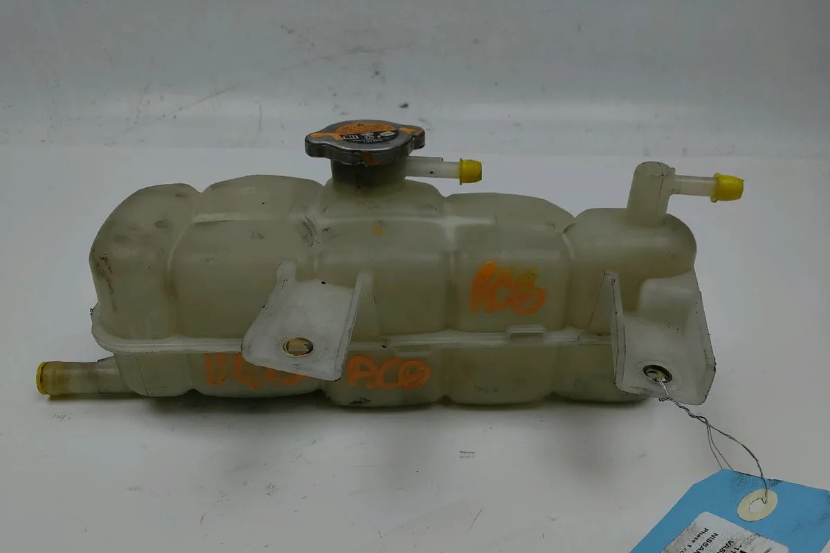 Vase expansion Nissan NOTE (E12) 1.5 dci (2013) occasion