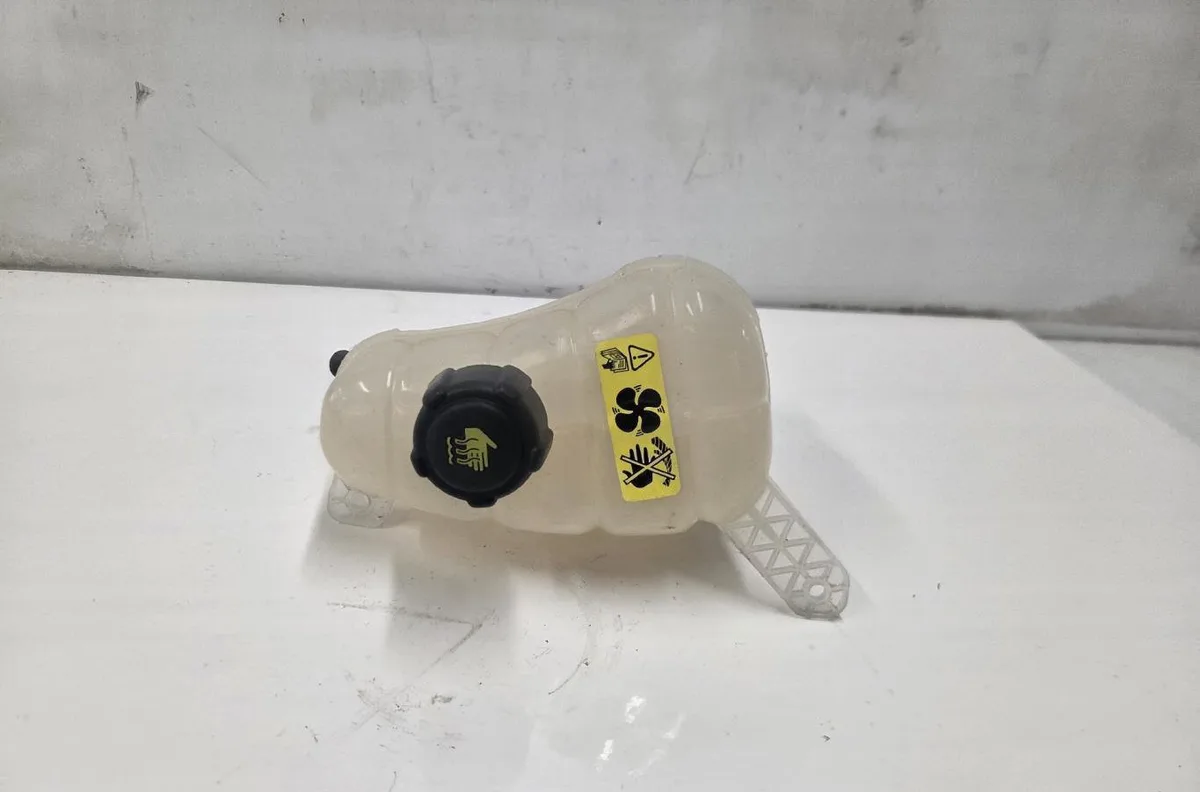 Vase expansion NISSAN NV200 occasion
