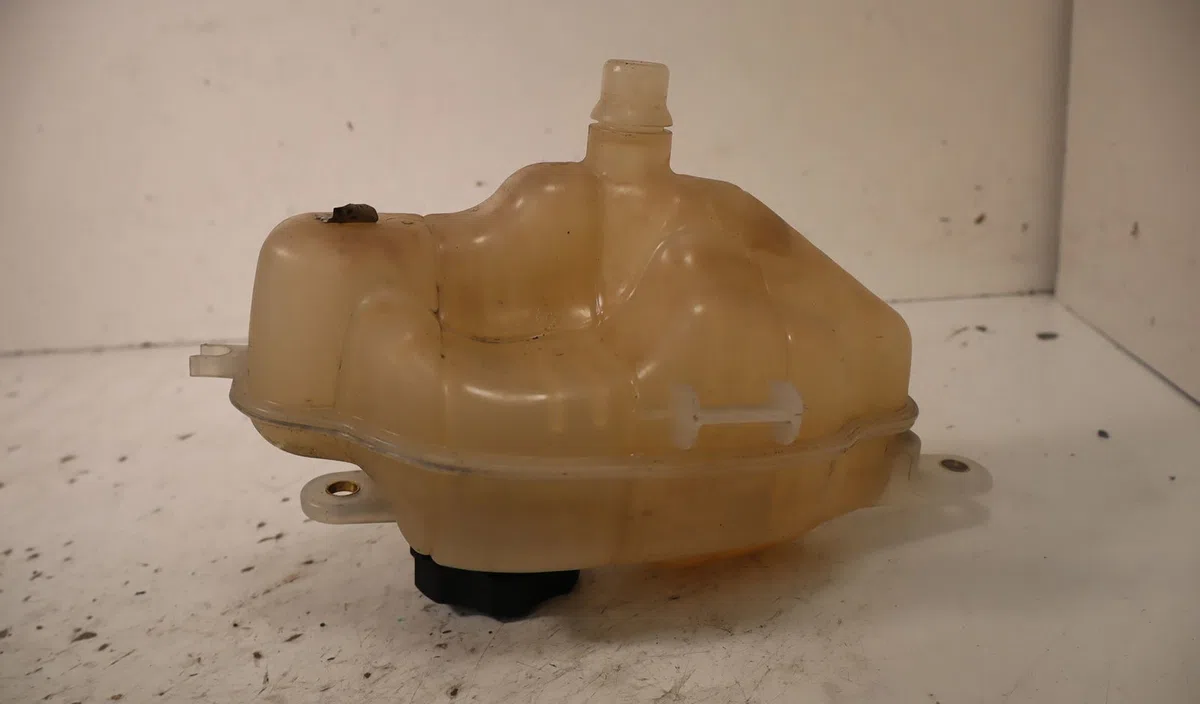 Vase expansion Opel CORSA E (X15) 1.3 cdti (08, 68) (2014) occasion