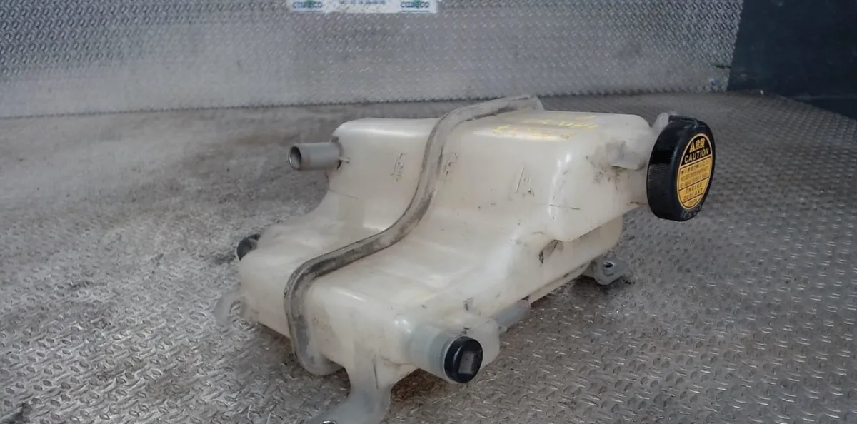 Vase expansion Toyota YARIS (_P1_) 1.4 d-4d (nlp10_) (2001-2005) occasion