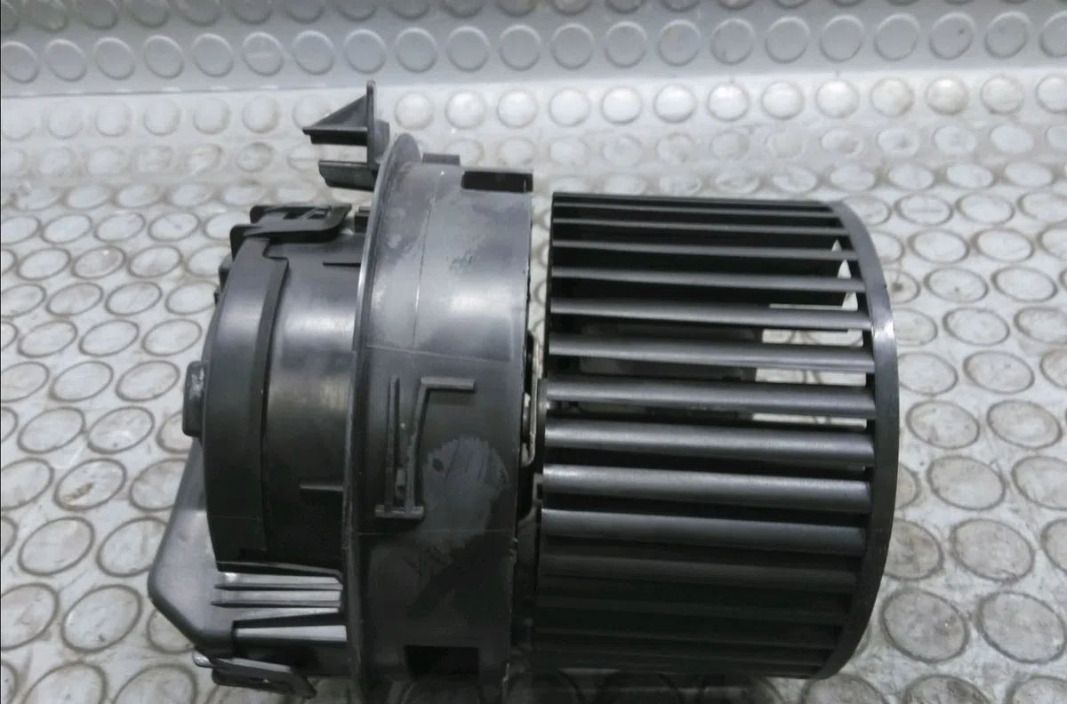 Ventilateur de chauffage Dacia DUSTER (HM_) 1.5 dci 115 (hmad) (2017) occasion