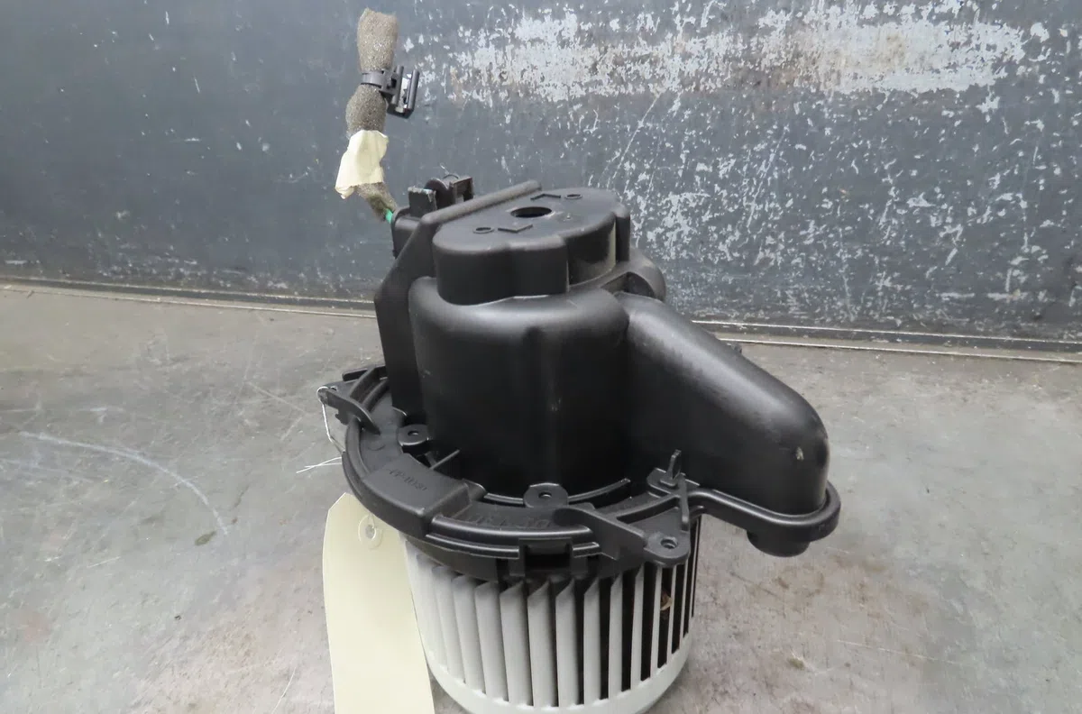 Ventilateur de chauffage Dacia SANDERO II Tce 90 (b8m1, b8ma) (2012) 5 portes occasion