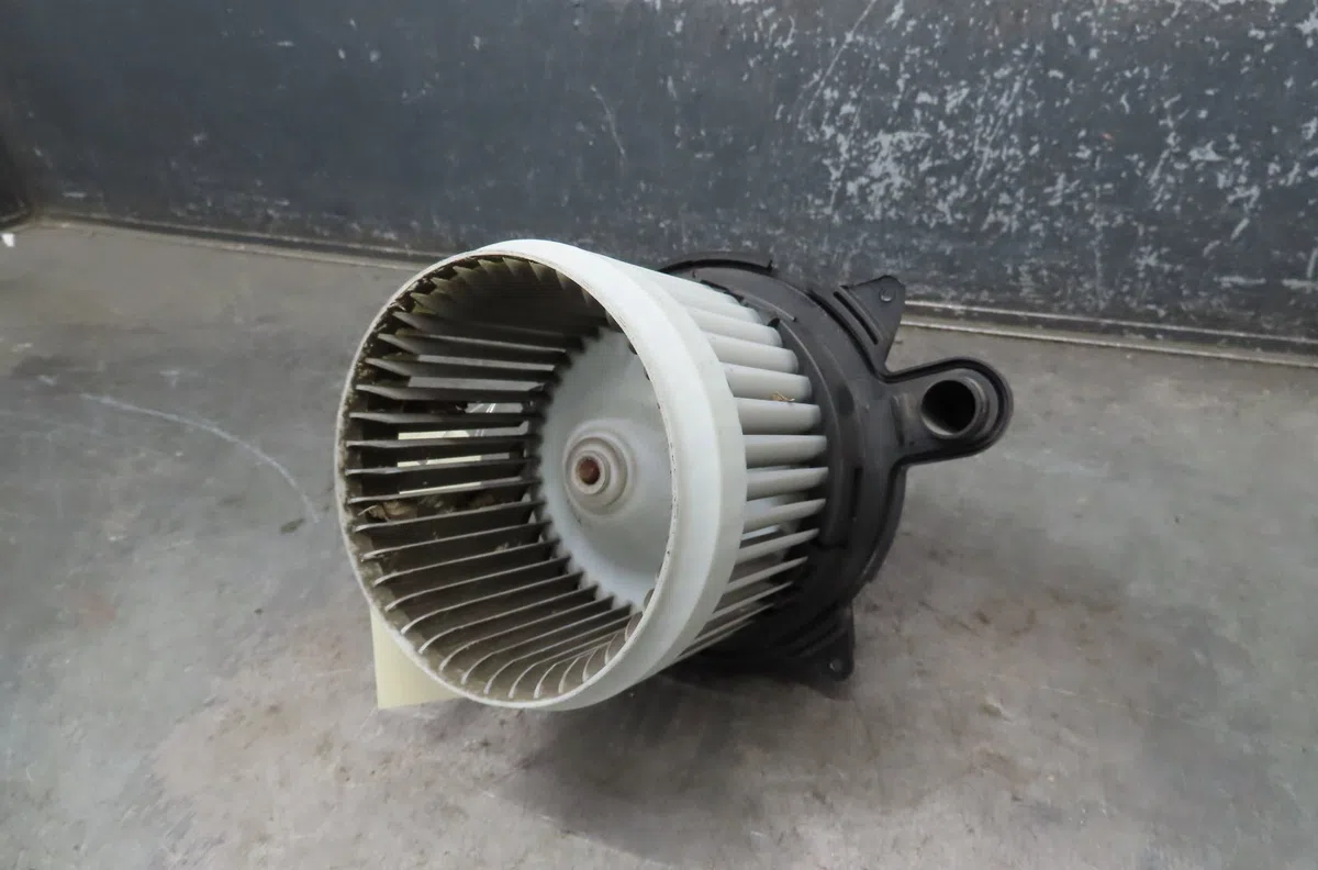 Ventilateur de chauffage Dacia SANDERO II Tce 90 (b8m1, b8ma) (2012) 5 portes occasion