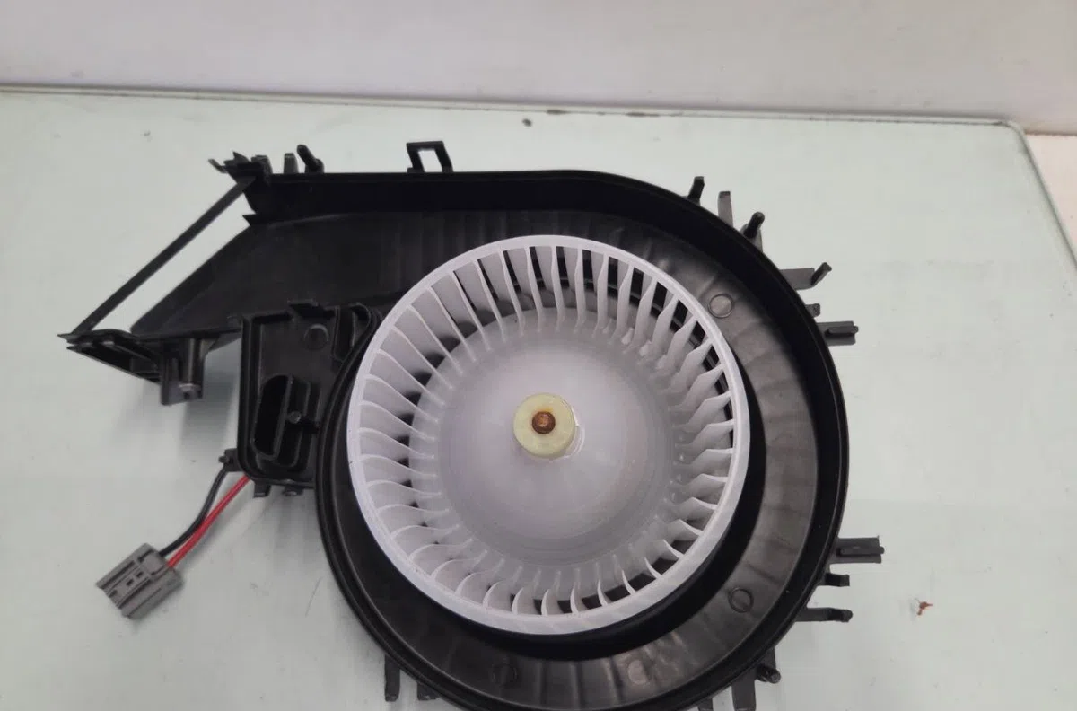 Ventilateur de chauffage FORD KUGA 3 PHASE 1 occasion