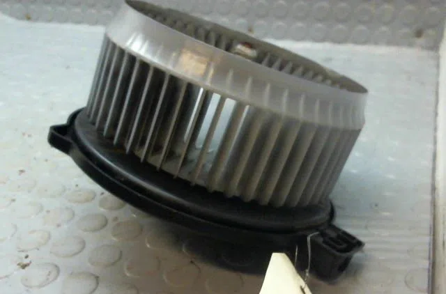 Ventilateur de chauffage Lexus IS I (_E1_) 200 (gxe10) (1999-2005) occasion