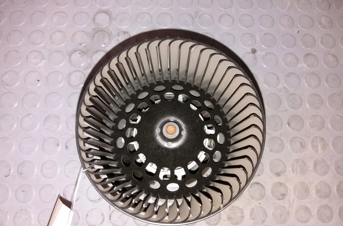 Ventilateur de chauffage Peugeot 207-207 (WA_, WC_) 1.4 16v (2006-2013) 3 portes occasion