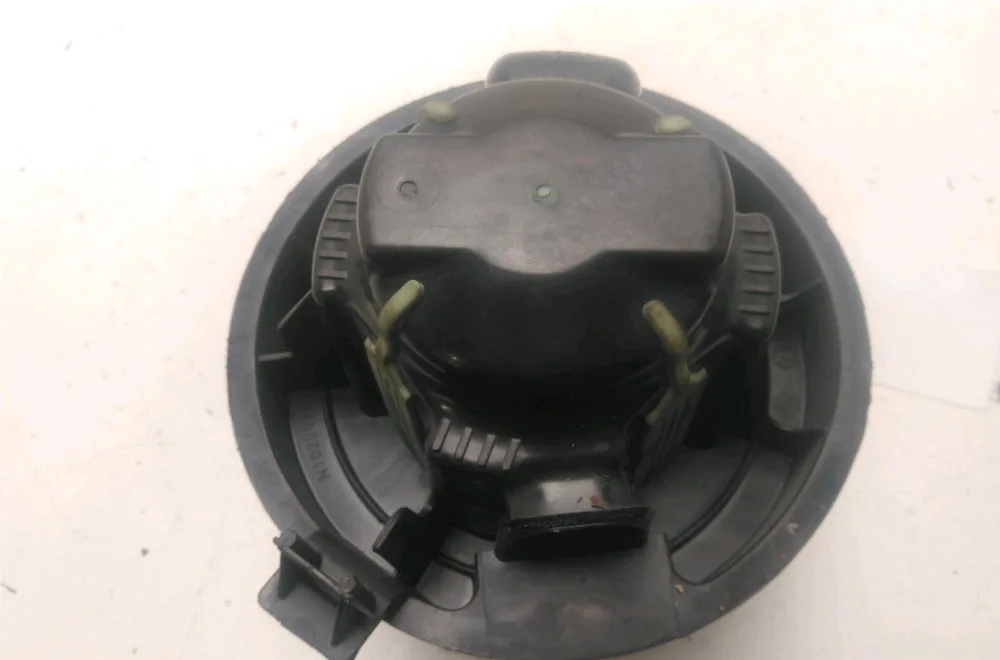 Ventilateur de chauffage Peugeot 207-207 (WA_, WC_) 1.6 16v vti (2007-2012) 5 portes occasion