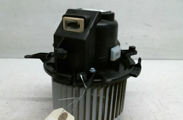 Ventilateur de chauffage Peugeot 3008 SUV (MC_, MR_, MJ_, M4_) 1.2 hybrid 136 (mrhpye) (2023) occasion
