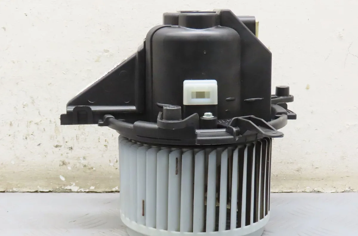 Ventilateur de chauffage Peugeot 3008 SUV (MC_, MR_, MJ_, M4_) 1.2 thp- puretech 130 (mrhnsm, mrhnsu, mrhnsj, mrhnyw,...