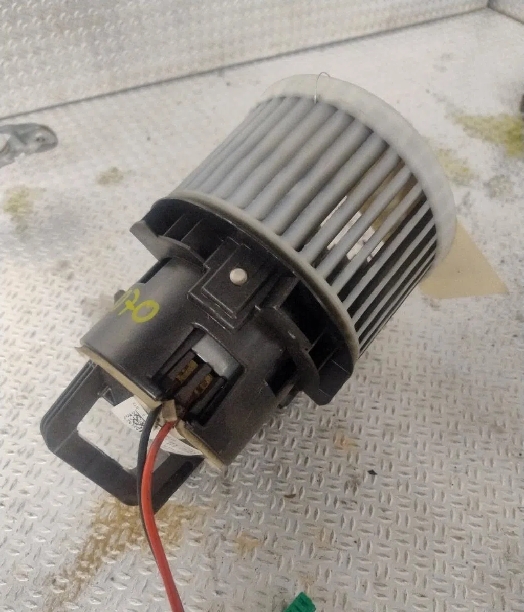 Ventilateur de chauffage Peugeot 308 II (LB_, LP_, LW_, LH_, L3_) 1.2 thp 110 (2013-2021) occasion
