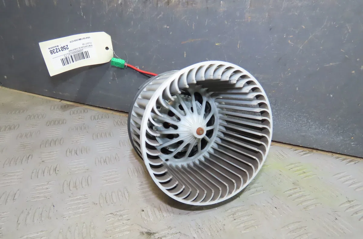 Ventilateur de chauffage Peugeot 308 II (LB_, LP_, LW_, LH_, L3_) 1.2 thp 130 (2013-2021) occasion