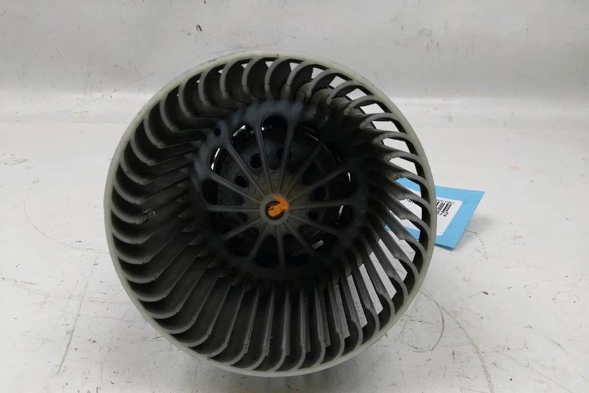 Ventilateur de chauffage Peugeot 308 II (LB_, LP_, LW_, LH_, L3_) 1.2 thp 130 (2013-2021) occasion