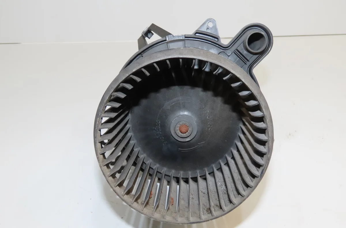 Ventilateur de chauffage Renault CAPTUR I (J5_, H5_) 0.9 tce 90 (2013) 5 portes occasion