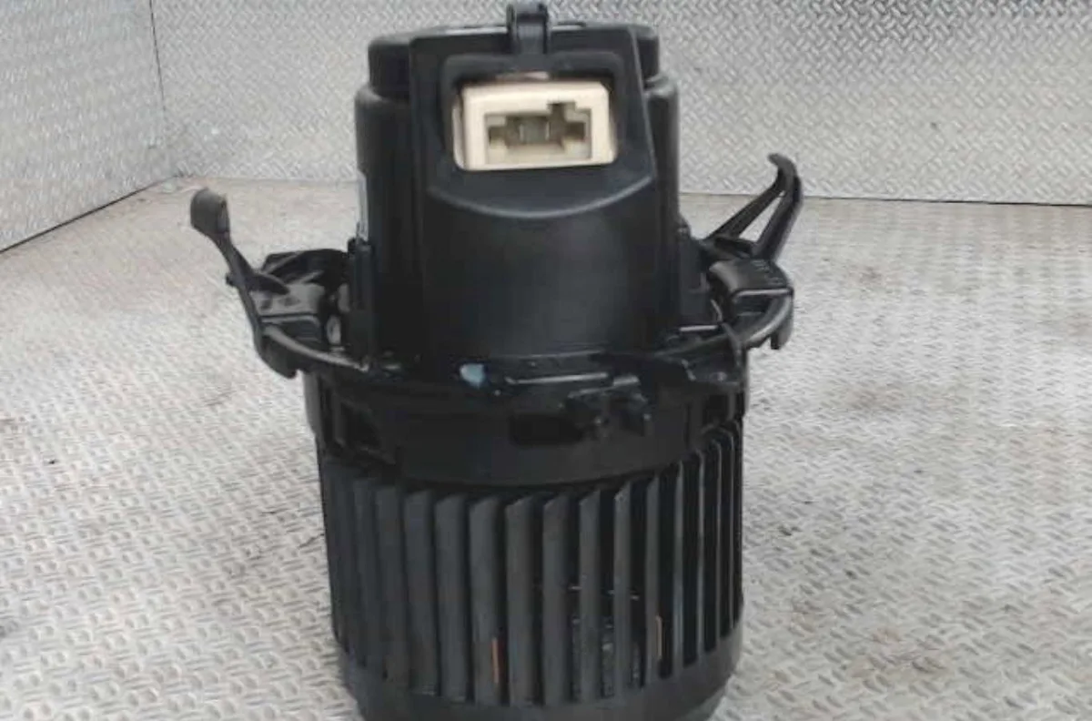 Ventilateur de chauffage Renault CLIO IV (BH_) 1.2 16v (2012) occasion