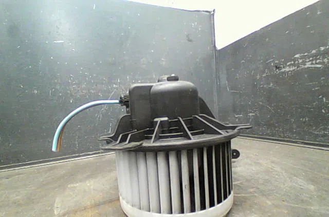 Ventilateur de chauffage Renault MASTER III Camionnette (FV) 2.3 dci 100 fwd (fv0a, fv0b, fv0g, fv0k, fv0h) (2010) occas