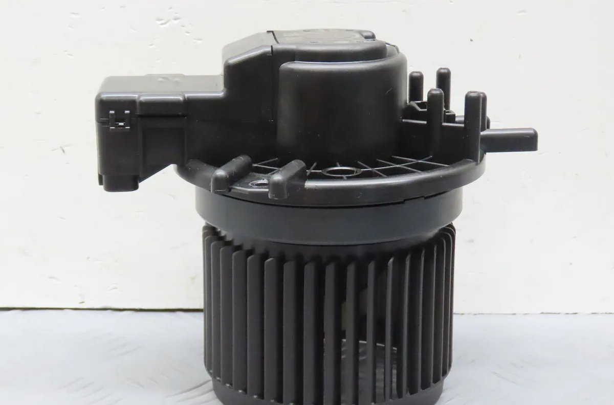 Ventilateur de chauffage Suzuki IGNIS III (MF) 1.2 hybrid allgrip (atk412) (2016) occasion
