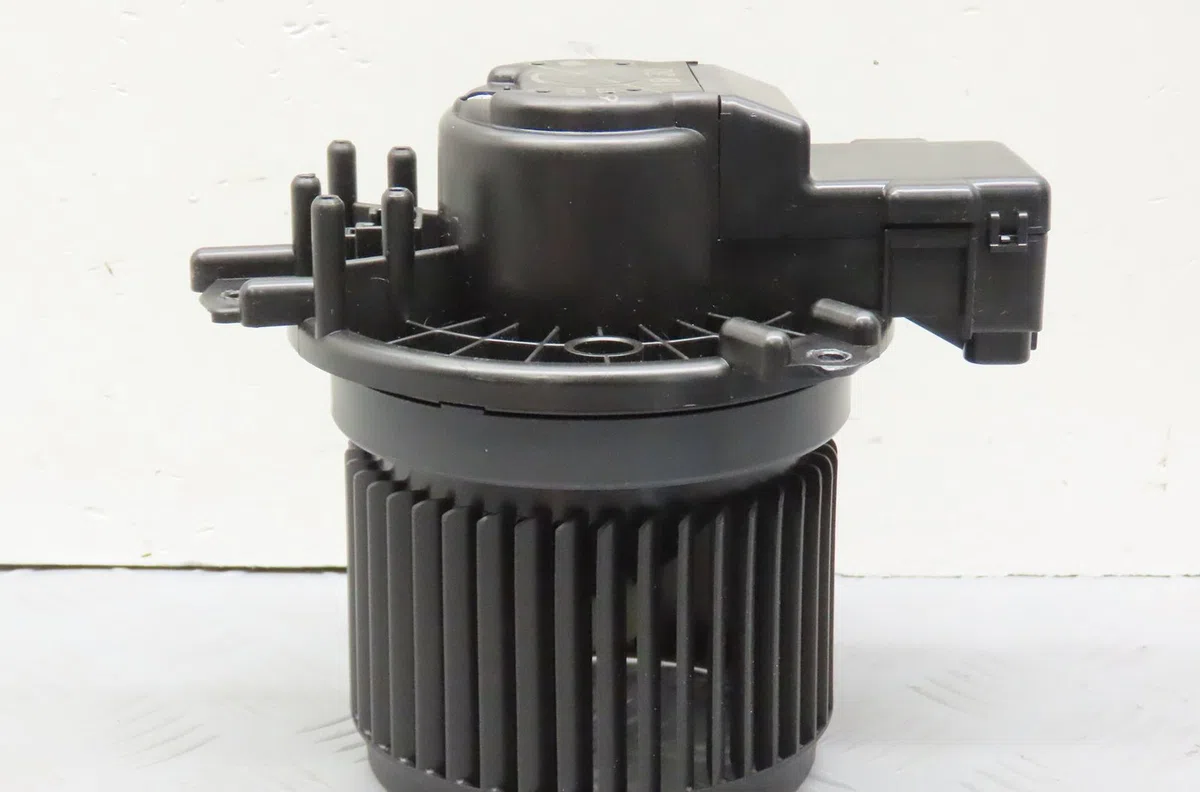 Ventilateur de chauffage Suzuki IGNIS III (MF) 1.2 hybrid allgrip (atk412) (2016) occasion
