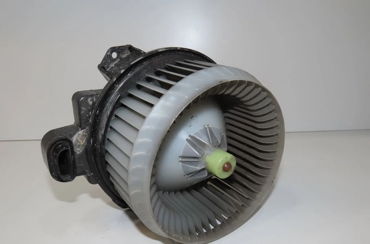 Ventilateur de chauffage Toyota AURIS (_E15_) 1.4 d-4d (nde150_) (2007-2012) 3 portes occasion